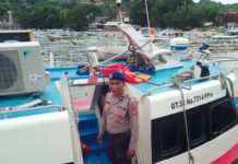 Speedboat Bocor Dihantam Ombak, 108 Penumpang Dievakuasi di Perairan Lombok–Padangbai Speedboat Bocor Dihantam Ombak, 108 Penumpang Dievakuasi di Perairan Lombok–Padangbai