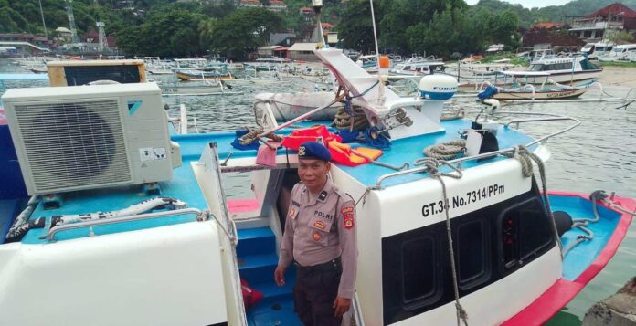 Speedboat Bocor Dihantam Ombak, 108 Penumpang Dievakuasi di Perairan Lombok–Padangbai