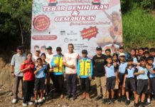 Sambut HUT Ke-422 Kota Singaraja, Pemkab Buleleng Tebar 30 Ribu Benih Nila dan Gelar Gemarikan untuk Cegah Stunting Sambut HUT Ke-422 Kota Singaraja, Pemkab Buleleng Tebar 30 Ribu Benih Nila dan Gelar Gemarikan untuk Cegah Stunting