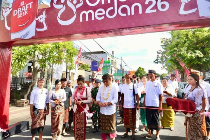 BaliPortalNews_ omedomedan Wakil Wali Kota Denpasar, I Kadek Agus Arya Wibawa saat pembukaan SHOOF 2026, di Banjar Kaja Sesetan, Jumat (20/3/2026). Sumber Foto : Istimewa