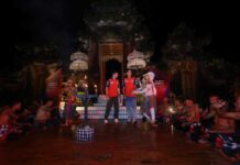Disambut Tari Kecak, Pebalap Honda di MotoGP Lanjut Kopdar Bareng Bikers Bali Disambut Tari Kecak, Pebalap Honda di MotoGP Lanjut Kopdar Bareng Bikers Bali