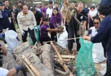 Menteri LH dan Gubernur Koster Pimpin Aksi Bersih Pantai Jimbaran, Serukan Wajib Pilah Sampah dari Sumber Aksi Bersih Pantai