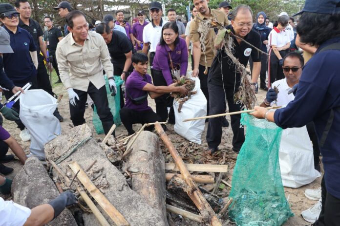 Aksi Bersih Pantai