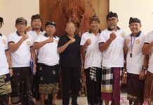 Gubernur Koster Dukung Komunitas Driver Online Berbasis Desa Adat di Nusa Dua untuk Perkuat Ekonomi Kerakyatan Driver Online Berbasis Desa Adat