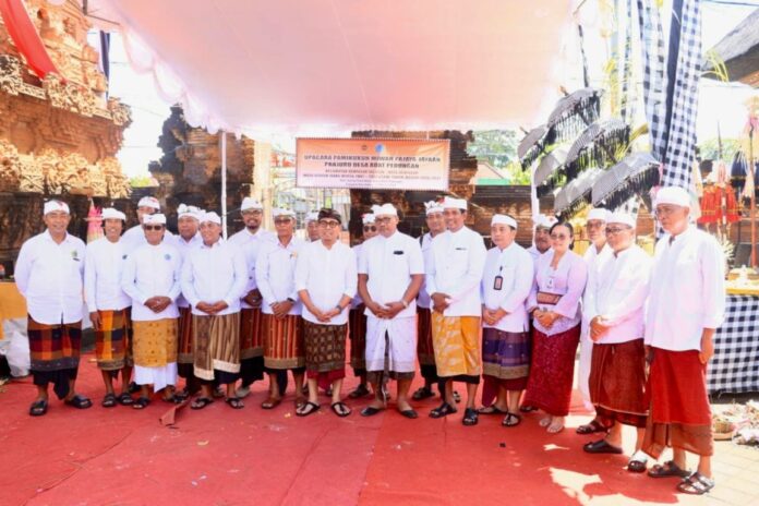 Pangukuhan Prajuru Desa Adat