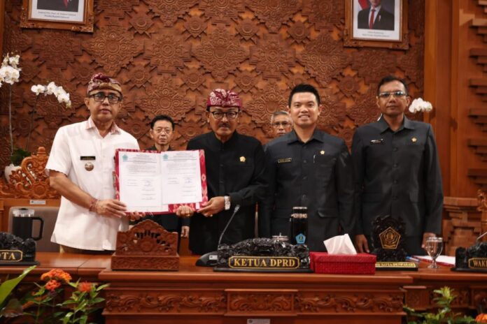 Sidang Paripurna DPRD Kota Denpasar Sidang Paripurna DPRD Kota Denpasar