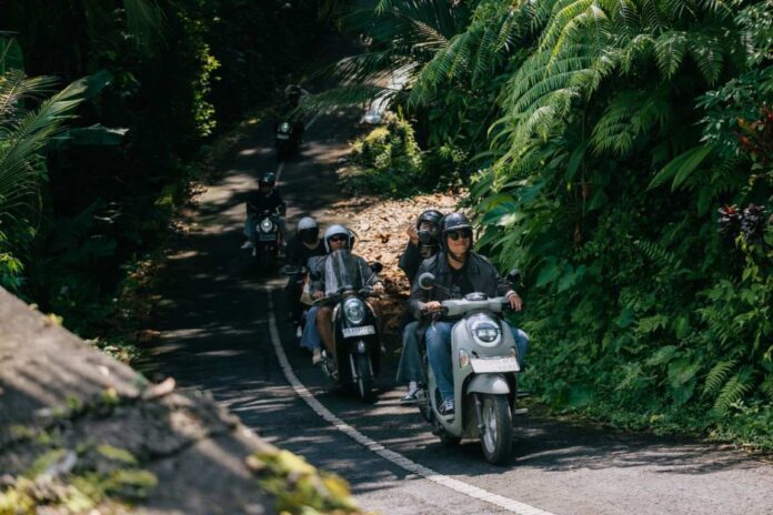 Safety riding _bpn Cuaca Tak Menentu dan Lalu Lintas Padat, Berikut Tips Berkendara Aman di Bali agar Tetap #Cari_Aman