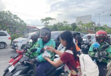 Sispala dan Jegeg Bagus SMAN 1 Kuta Berbagi 1.000 Takjil, Tebar Semangat Toleransi Sispala dan Jegeg Bagus SMAN 1 Kuta Berbagi 1.000 Takjil, Tebar Semangat Toleransi