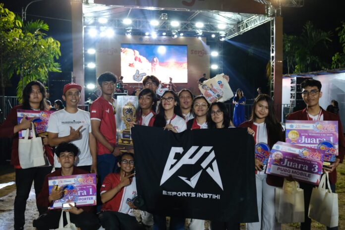 Mahasiswa INSTIKI meraih juara dan menampilkan inovasi teknologi kreatif di DTIK Fest 2026, termasuk game edukasi Aksara Bali dan virtual tour VR “Nusa Heritage”.