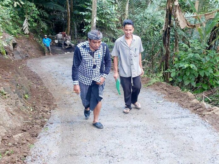 BaliPortalNews_ Dana DEsa Di Tengah Pemangkasan Dana Pusat, Desa Duda Timur Tetap Tancap Gas Bangun Infrastruktur