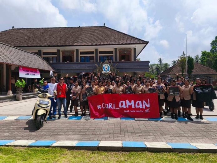 Astra Motor Bali Edukasi Safety Riding di SMAN 1 Gianyar, Tanamkan Semangat #Cari_Aman