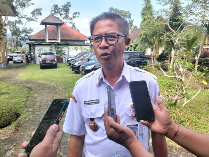 BaliPortalNews_ Guru (2) Kepala Dinas Pendidikan, Kepemudaan dan Olahraga (Disdikpora) Karangasem, I Gusti Bagus Budiadnyana