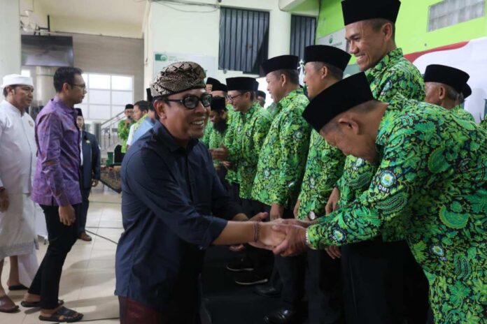 Wakil Wali Kota Denpasar, I Kadek Agus Arya Wibawa, saat menghadiri Halal Bihalal Silaturahmi Kebangsaan bersama Dewan Masjid Indonesia (DMI) Kota Denpasar di Musholla Baitul Mu’minin Panjer, Sabtu (18/4/2026). Sumber Foto : Istimewa