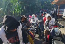 Meski Ada Shuttle Bus, Tukang Ojek di Besakih Tetap Jadi Andalan Pemedek Meski Ada Shuttle Bus, Tukang Ojek di Besakih Tetap Jadi Andalan Pemedek