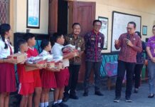Aksi Nyata Pramuka Buleleng, Salurkan Perlengkapan Sekolah untuk Korban Banjir Bandang Aksi Nyata Pramuka Buleleng, Salurkan Perlengkapan Sekolah untuk Korban Banjir Bandang