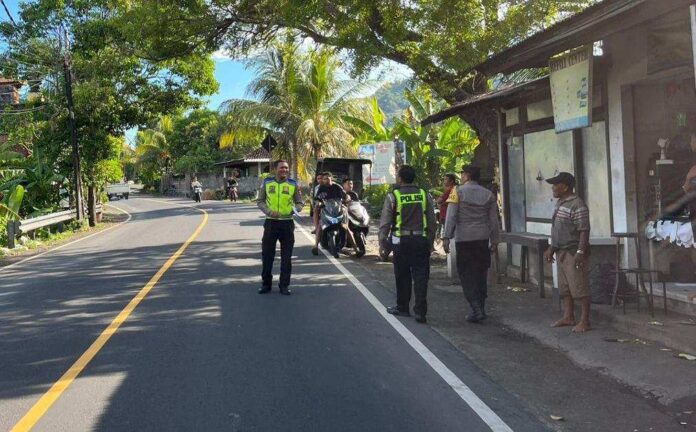 BaliPortalNews_ tabrakan NMAX vs NMAX di Jalur Bugbug, Guru dan Pelajar Luka-luka