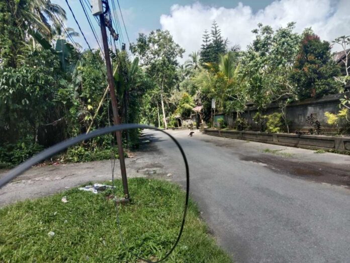 Kabel Provider Melintang di Jalan, Dua Pelajar Alami Kecelakaan di Karangasem