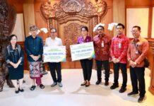 Wali Kota Jaya Negara Serahkan Santunan JKK dan JKM kepada Ahli Waris Korban Kecelakaan Kerja di Denpasar Santunan JKK dan JKM