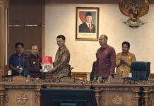 Pansus TRAP DPRD Bali Serahkan Empat Rekomendasi Strategis ke Gubernur Koster Pansus TRAP DPRD Bali
