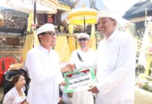 Hadiri Karya di Merajan Bhujangga Waisnawa, Wawali Arya Wibawa Salurkan Bantuan Rp200 Juta Karya Ngenteg Linggih