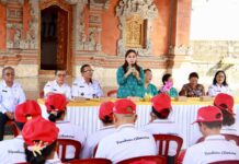 Tutup Posyandu Paripurna Kecamatan Denut, Ayu Kristi Arya Wibawa Tekankan Peran Sosial Posyandu Posyandu Paripurna