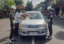 Dishub Denpasar Gelar Penertiban Lalu Lintas di Jalan Kamboja dan Gajah Mada Penertiban Lalu Lintas
