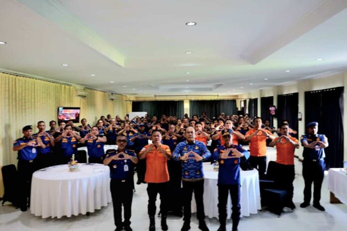 BaliPortalNews_ Damkar Damkar Karangasem Dibekali Teknik Penyelamatan di Ketinggian, Gus Par: Keselamatan Petugas Prioritas