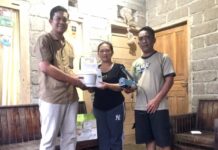 Dosen ITB STIKOM Bali Dorong UMKM Mami Rasa Naik Kelas Lewat Digitalisasi dan Bantuan Alat Produksi Dosen ITB STIKOM Bali Dorong UMKM Mami Rasa Naik Kelas Lewat Digitalisasi dan Bantuan Alat Produksi