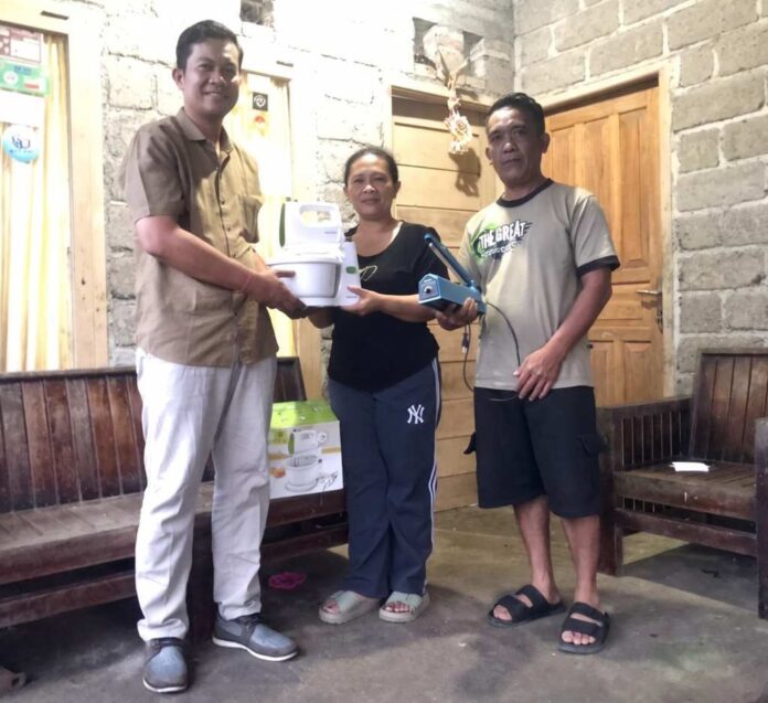 Dosen ITB STIKOM Bali Dorong UMKM Mami Rasa Naik Kelas Lewat Digitalisasi dan Bantuan Alat Produksi