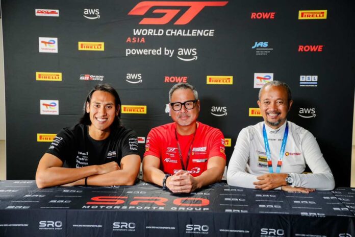 BaliPortalNews_ GT Sean Gelael (paling kiri) siap berburu kemenangan di GT World Challenge Asia, Fitra Eri (paling kanan) tampil di Subaru BRZ Super Series, David Tjiptobiantoro (tengah) absen di Mandalika. Sumber Foto : Istimewa