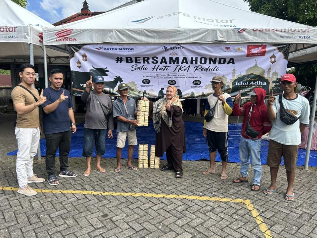 Astra Motor Bali Salurkan 280 Paket Kurban, Sasar Masyarakat Sekitar Kantor hingga Yayasan Sosial