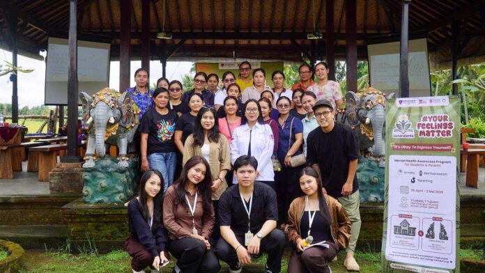 BaliPortalNews_ LPSR Mahasiswa LSPR Bali Edukasi Orang Tua Hadapi Anxiety Remaja di Desa Batuan
