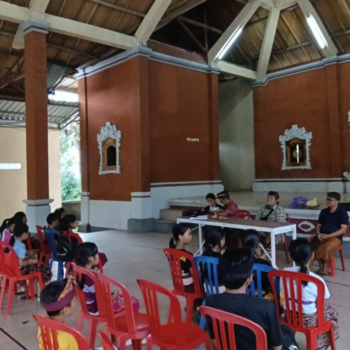 Revitalisasi Bahasa Pedawa Digelar, Sekolah Adat Manik Empul Libatkan Lintas Generasi