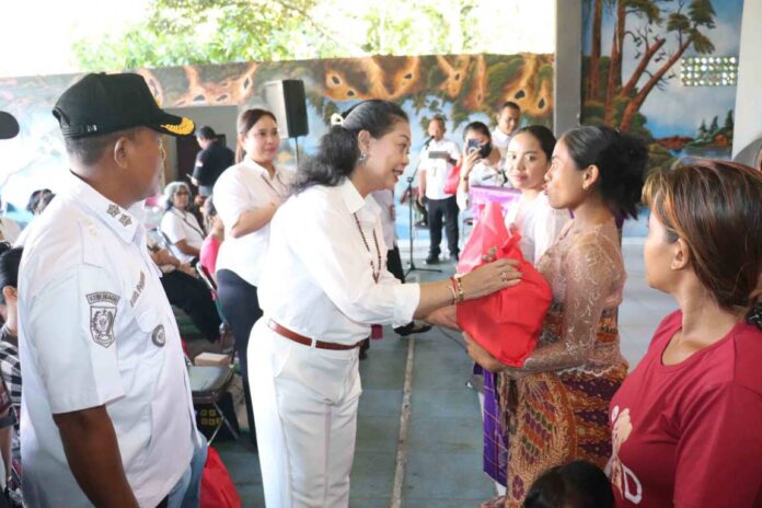 Ketua TP PKK Buleleng Ajak Masyarakat Gelorakan Semangat Gotong Royong pada Peringatan BBGRM dan HKG PKK