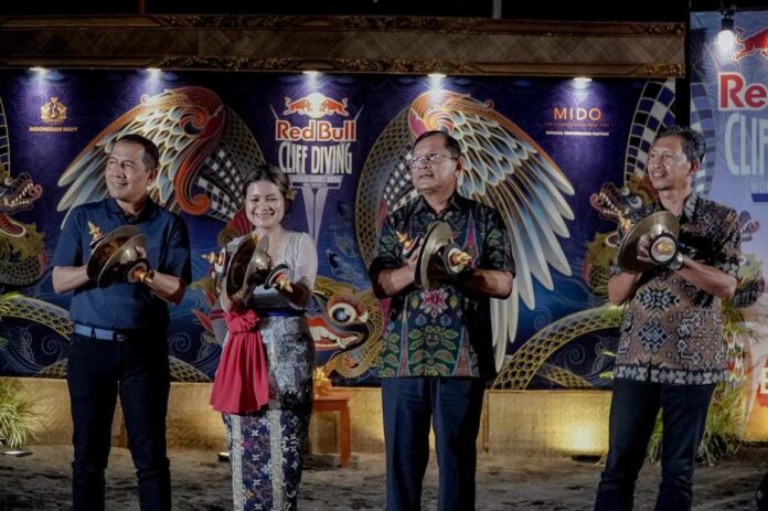 BaliPortalNews_ RedBull Diving Buleleng Jadi Tuan Rumah Red Bull Cliff Diving World Series 2026, Bupati Sutjidra: Momentum Promosi Wisata Bali Utara