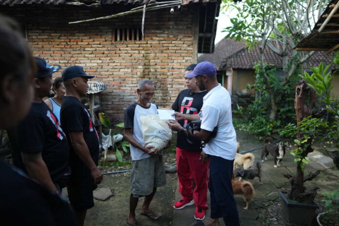 COCO Social Fund Bersama Amazona Jungle Resort dan RB Respect Salurkan Bantuan Sosial di Desa Kediri Tabanan