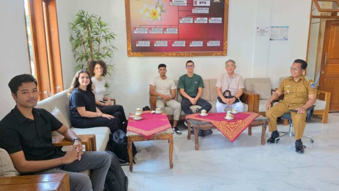 BaliPortalNews_ mahasiswa prancis Mahasiswa Prancis Kembangkan Desa Digital di Punggul Bersama ITB STIKOM Bali