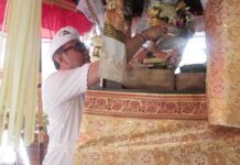 Wali Kota Jaya Negara Hadiri Pemelaspasan Bale Kulkul Banjar Panti Gede Pemecutan Kaja Karya Pemlaspasan