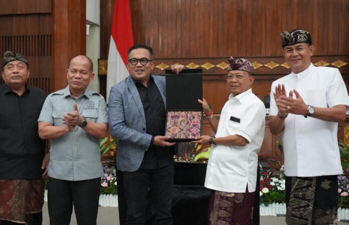 RUU Masyarakat Adat RUU Masyarakat Adat