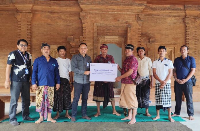 BRI Peduli Serahkan Bantuan CSR Renovasi Balai Serba Guna Banjar Dinas Pakel BRI Peduli Serahkan Bantuan CSR Renovasi Balai Serba Guna Banjar Dinas Pakel
