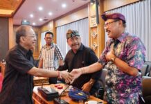 Serap Aspirasi Pelaku Transportasi, Gubernur Koster Perkuat Elektrifikasi Transportasi di Bali Elektrifikasi Transportasi