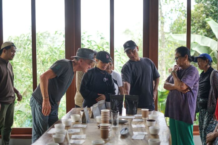 Bali Beans Coffee & Co. Gandeng Willem Boot Dorong Pertanian Kopi Berkelanjutan di Bali Bali Beans Coffee & Co. Gandeng Willem Boot Dorong Pertanian Kopi Berkelanjutan di Bali
