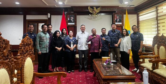 Bali Villa Connect 2026 melakukan audiensi dengan Gubernur Bali untuk membahas penguatan regulasi dan penataan industri villa di Bali agar lebih tertib, legal, dan berkelanjutan. Bali Villa Connect 2026 melakukan audiensi dengan Gubernur Bali untuk membahas penguatan regulasi dan penataan industri villa di Bali agar lebih tertib, legal, dan berkelanjutan.