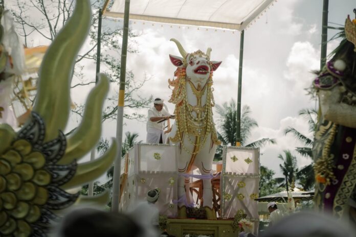 Persembahan Taman Dedari untuk Griya Gede Simpangan Manuaba Bunutan pada Upacara Palebon Ida Pedanda Istri Purnama Persembahan Taman Dedari untuk Griya Gede Simpangan Manuaba Bunutan pada Upacara Palebon Ida Pedanda Istri Purnama
