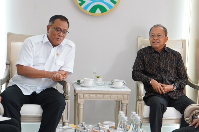 Hadapi Persoalan Sampah Bali Hadapi Persoalan Sampah Bali
