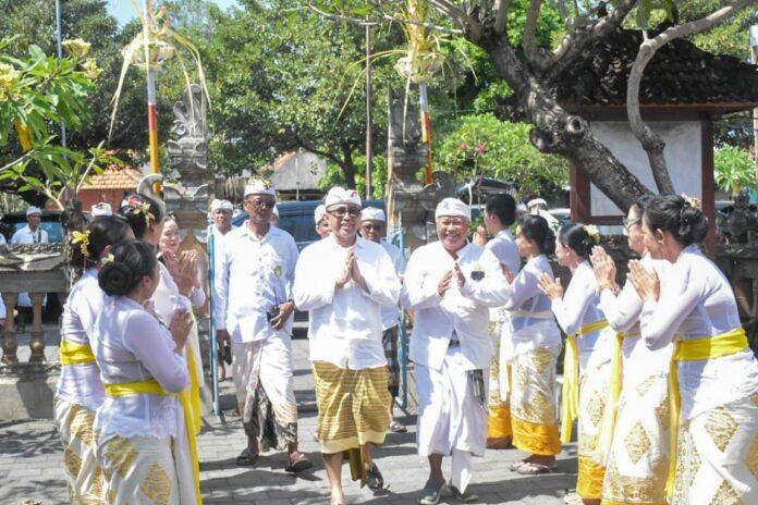 Upacara Ngeratep