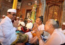 Wali Kota Jaya Negara Hadiri Prosesi Padiksan di Griya Kanginan Sanur Prosesi Padiksan