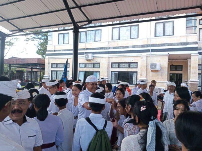 Lepas Kontingen Porjar Bali 2026, Bupati Gus Par Minta Atlet Karangasem Tampil Maksimal