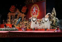 Bangli Pukau Ribuan Penonton PKB 2026, Sanggar Swara Padma Bhuana Tampilkan Tari Bapang Barong Ket yang Memesona Bangli Pukau Ribuan Penonton PKB 2026, Sanggar Swara Padma Bhuana Tampilkan Tari Bapang Barong Ket yang Memesona. Sumber Foto : Istimewa