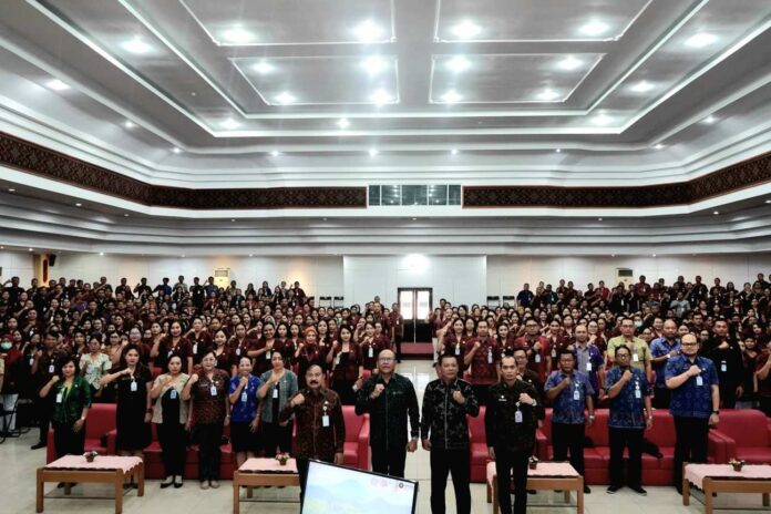 Bupati Gus Par Ingatkan Profesionalisme Saat Perpanjangan Kontrak 2.442 PPPK Karangasem